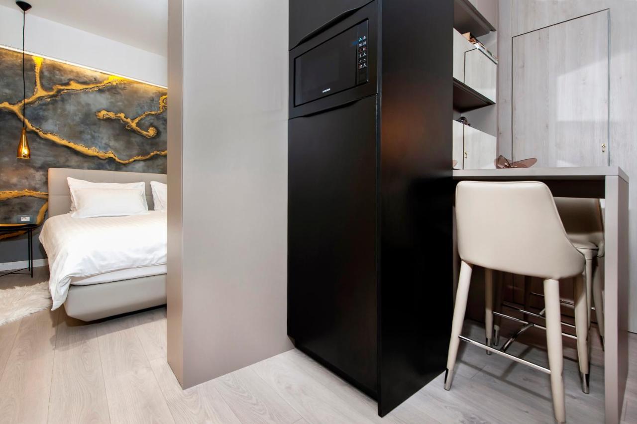Deluxe Studio G 12 โรวีน ภายนอก รูปภาพ